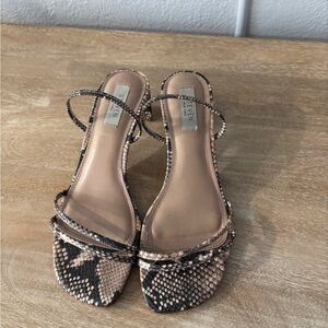 Steven by Steve Madden Black and Tan Snakeskin Heels
